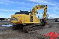2018  Komatsu  PC210LC-11  Excavator w/ Hydraulic Thumb