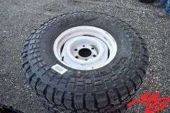 Tires 33x10.50R15 (vg)