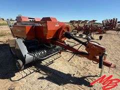 MF Hesston 1841 In-Line Baler