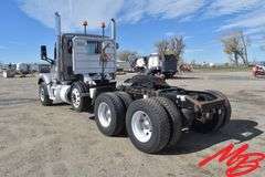 2020  Peterbilt  567 Semi Truck