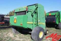 John Deere  568 Round MegaWide Plus Baler