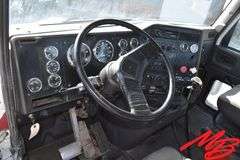 2000  International  9200 Semi-Truck