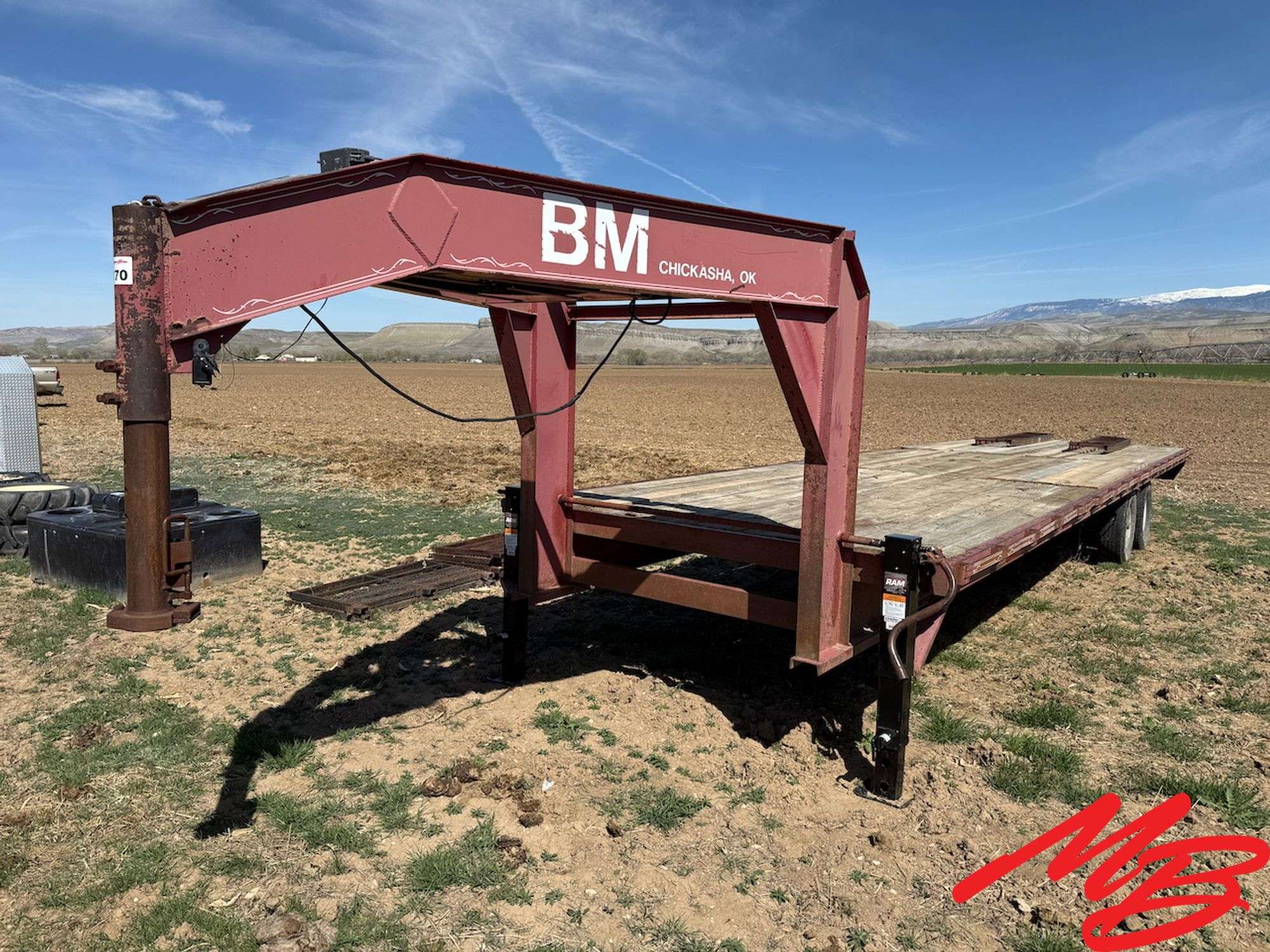 1999 B&M 40’ Gooseneck Flatbed Trailer