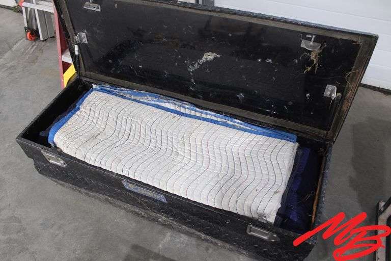 UWS Pickup Toolbox, 47"x20"x19 w/Moving Blankets