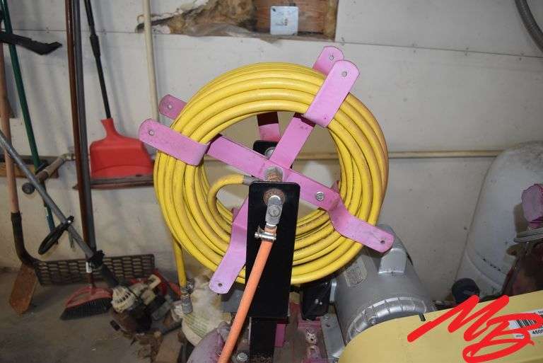 Air Compressor w/Hose Reel