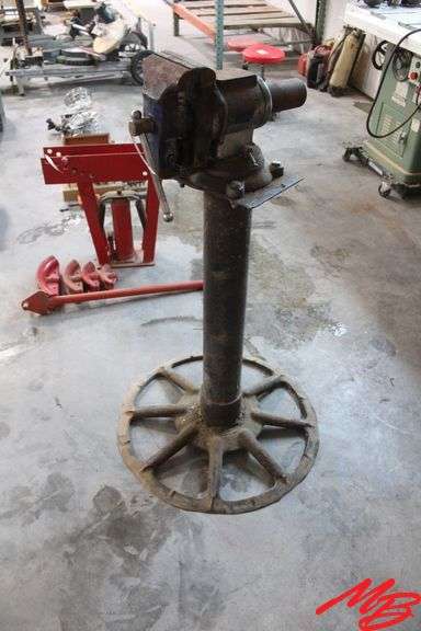 5" Vise On Stand