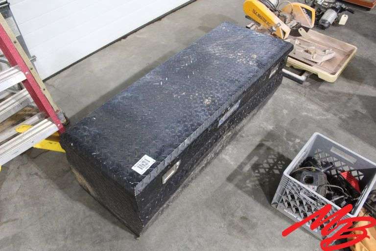 UWS Pickup Toolbox, 47"x20"x19 w/Moving Blankets