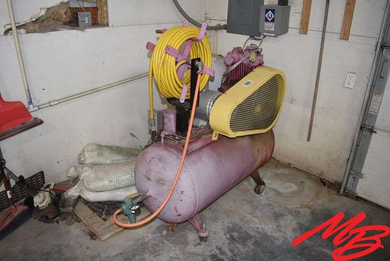 Air Compressor w/Hose Reel