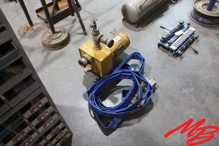 Sears Electric Water Pump with 1-1/2" Hose & 2" Hose