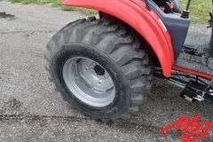 Mahindra 1635 HST Tractor w/1635 L Loader