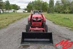 Mahindra 1635 HST Tractor w/1635 L Loader