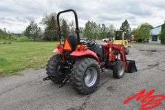 Mahindra 1635 HST Tractor w/1635 L Loader