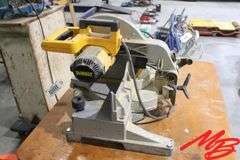 DeWalt 12" Compound Miter Saw w/Table