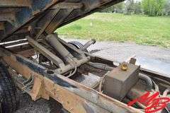 1997 Chevy 3500 HD Regular Cab 2WD Dump Truck