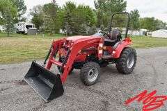 Mahindra 1635 HST Tractor w/1635 L Loader