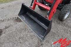 Mahindra 1635 HST Tractor w/1635 L Loader