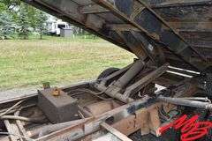 1997 Chevy 3500 HD Regular Cab 2WD Dump Truck