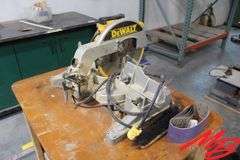 DeWalt 12" Compound Miter Saw w/Table
