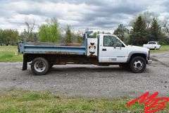 1997 Chevy 3500 HD Regular Cab 2WD Dump Truck