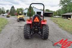Mahindra 1635 HST Tractor w/1635 L Loader