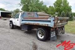 1997 Chevy 3500 HD Regular Cab 2WD Dump Truck