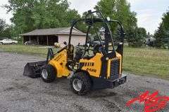 2020 Schaffer 2428 Mini Articulating Loader