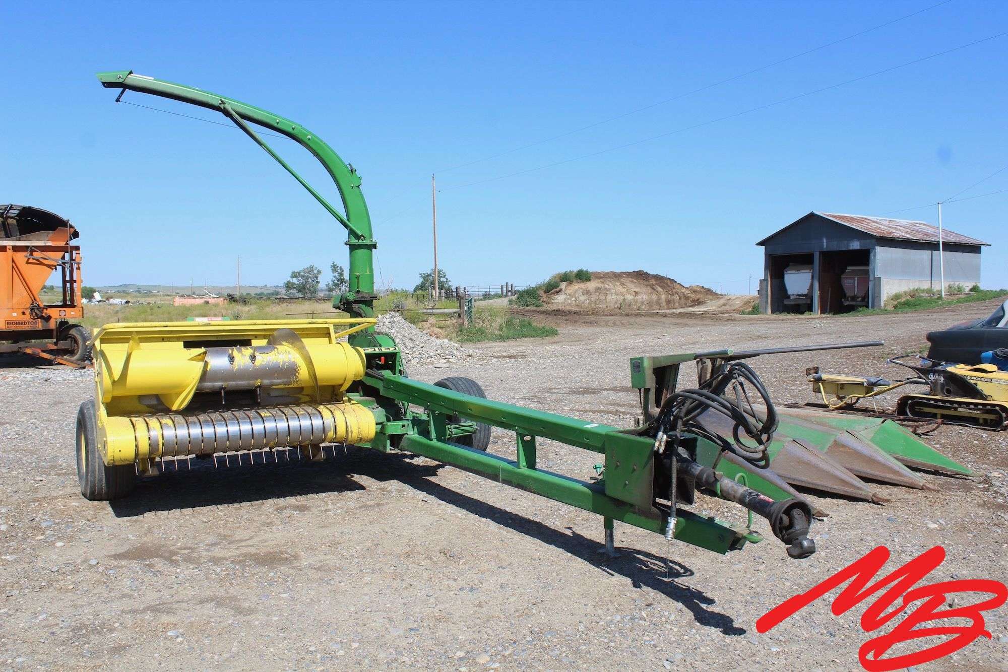 John Deere 3970 Chopper w/ 3 Row Corn Head & Foliage Head