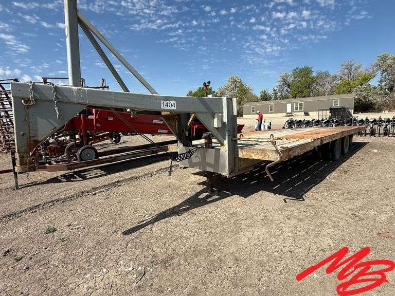 1987 Walton 27' Gooseneck Flatbed Tilt Trailer