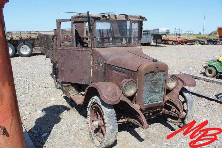Antique International Pickup w/8' Wooden Side Dump Box