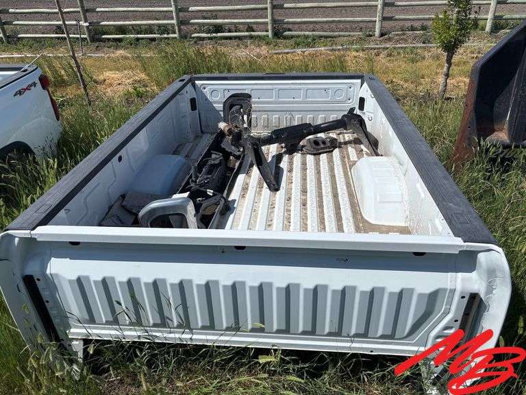 NEW 2024 Chevy Silverado 8' Pickup Bed *Includes rear bumper