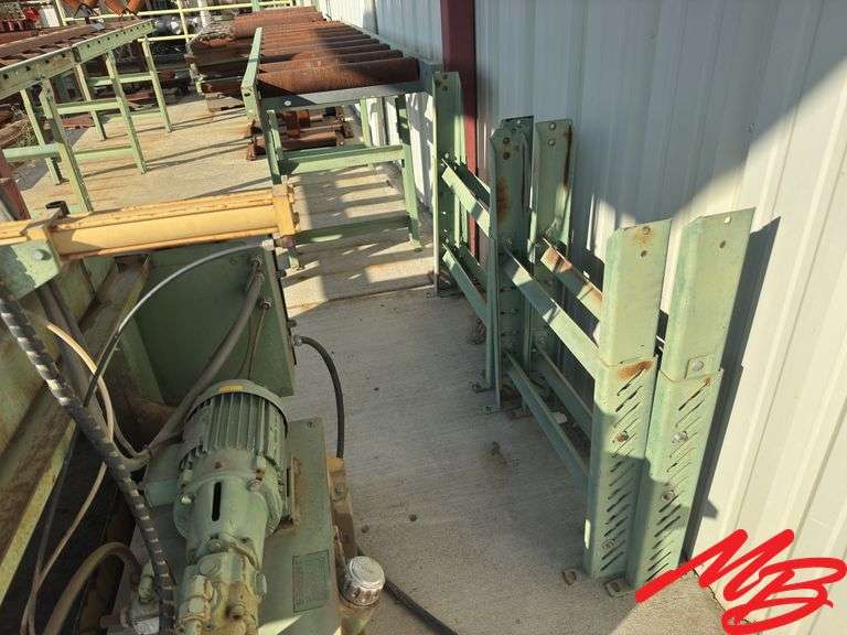DoAll TR1421 Band Saw with Rolling Tables