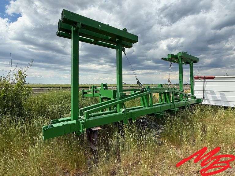 Custom Built 34' Heavy Duty Tool Bar