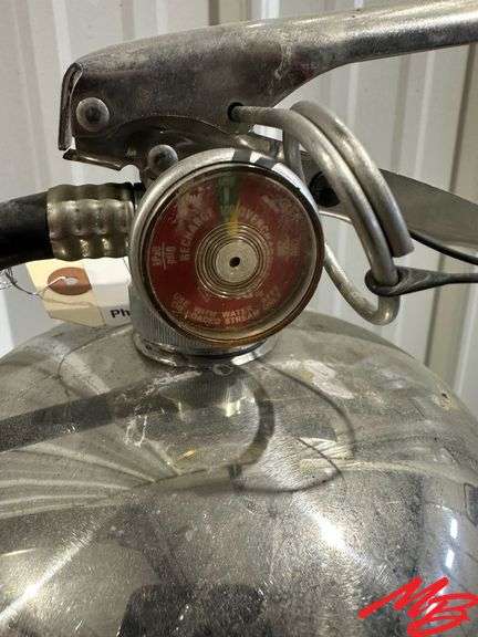 (2) Fire Extinguishers & Mounting Brackets