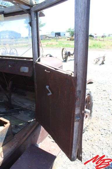 Antique International Pickup w/8' Wooden Side Dump Box