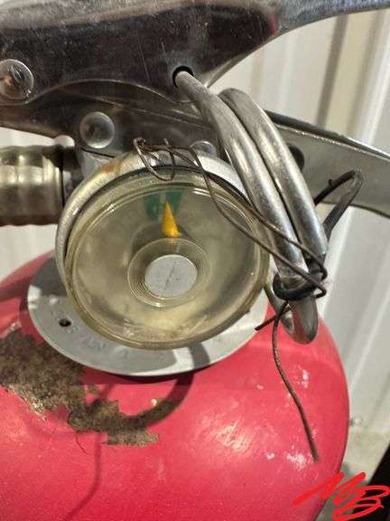 (2) Fire Extinguishers & Mounting Brackets
