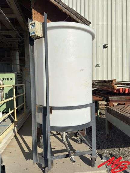 6’ Tall Mixer Tank on Wheeled Stand