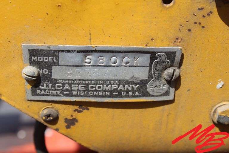 Case  580  BackHoe w/79" Front Bucket & 18" Backhoe Bucket