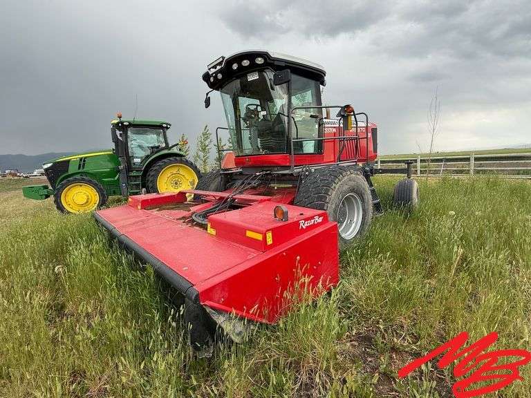Massey Ferguson Hesston WR9870 Windrower