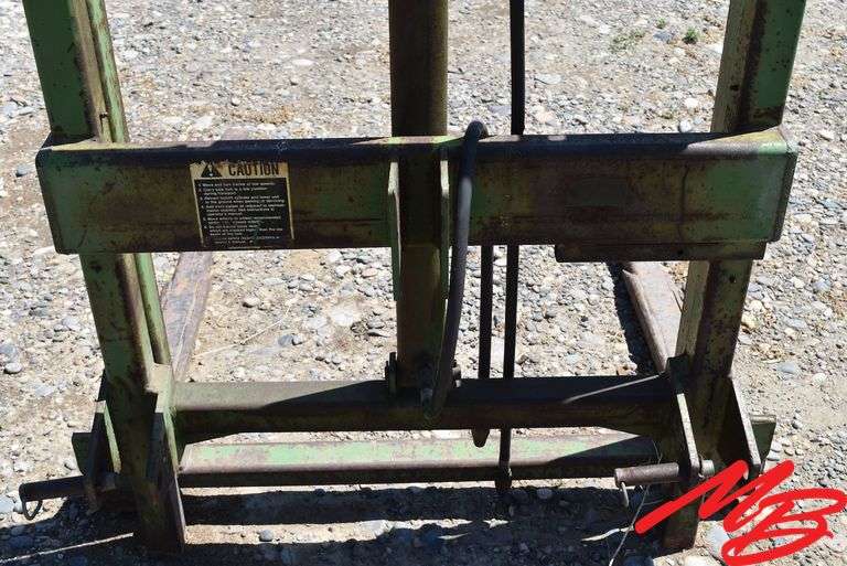 John Deere 3pt Hydr Single Mast Forks, 57" Forks