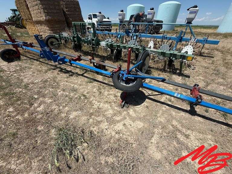 24' Double Tool Bar w/Gauge Wheels, 3-Point