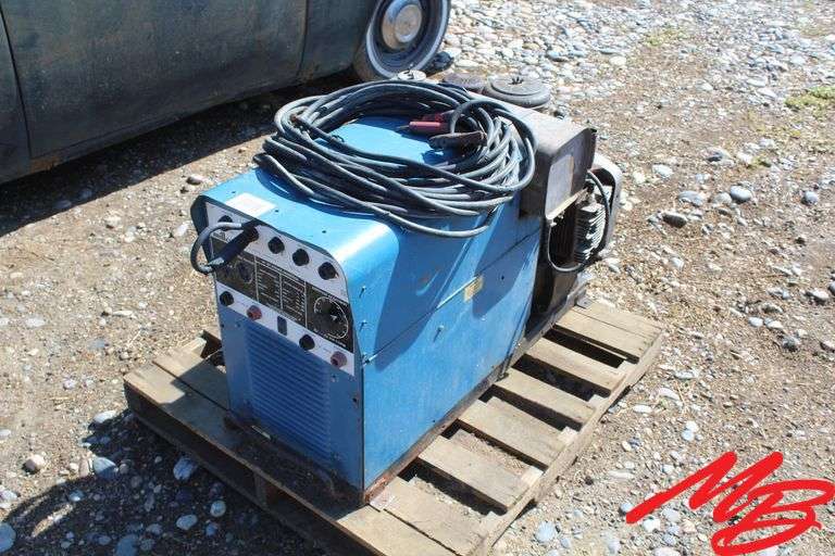 Miller AC/DC Welder/Generator w/Leads