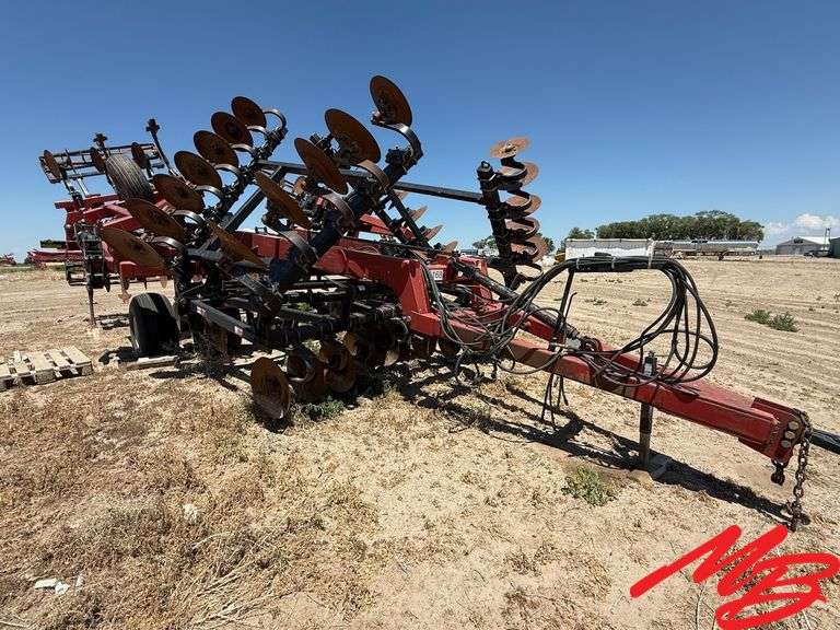 28' Case-IH Ecolo-Tiger 870 Disk Ripper