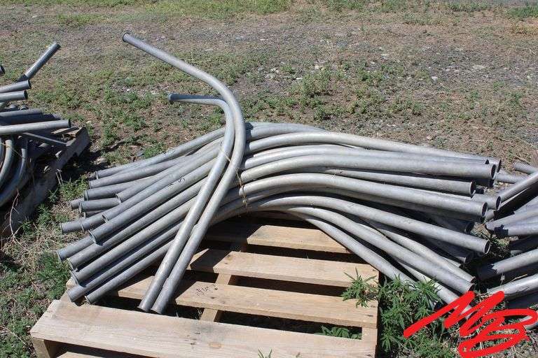 (42) Aluminum Single Bend 1 1/2" Syphon Tubes