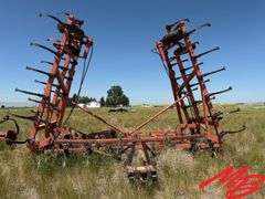 38' Hesston 3210 Field Cultivator, Hydraulic Wings