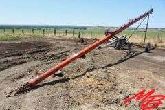 Brandt 50'x 7" Grain Auger w/Manual Mover