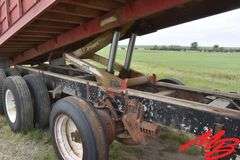 1973  Peterbilt  359 Truck