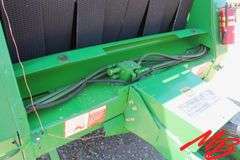 John Deere  535  Round Baler
