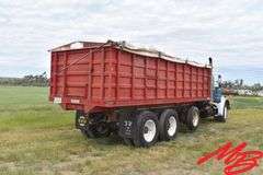 1973  Peterbilt  359 Truck