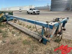 R & S Hay & Bean Fluffer *Needs repairs