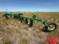 John Deere 995 7-Bottom Switch Plow